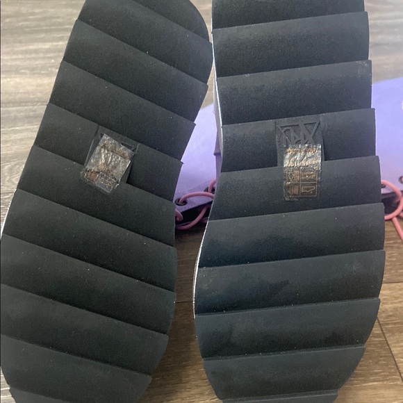 YRU “Kuromi” Platform Lace-Up Boots - Picture 11 of 14